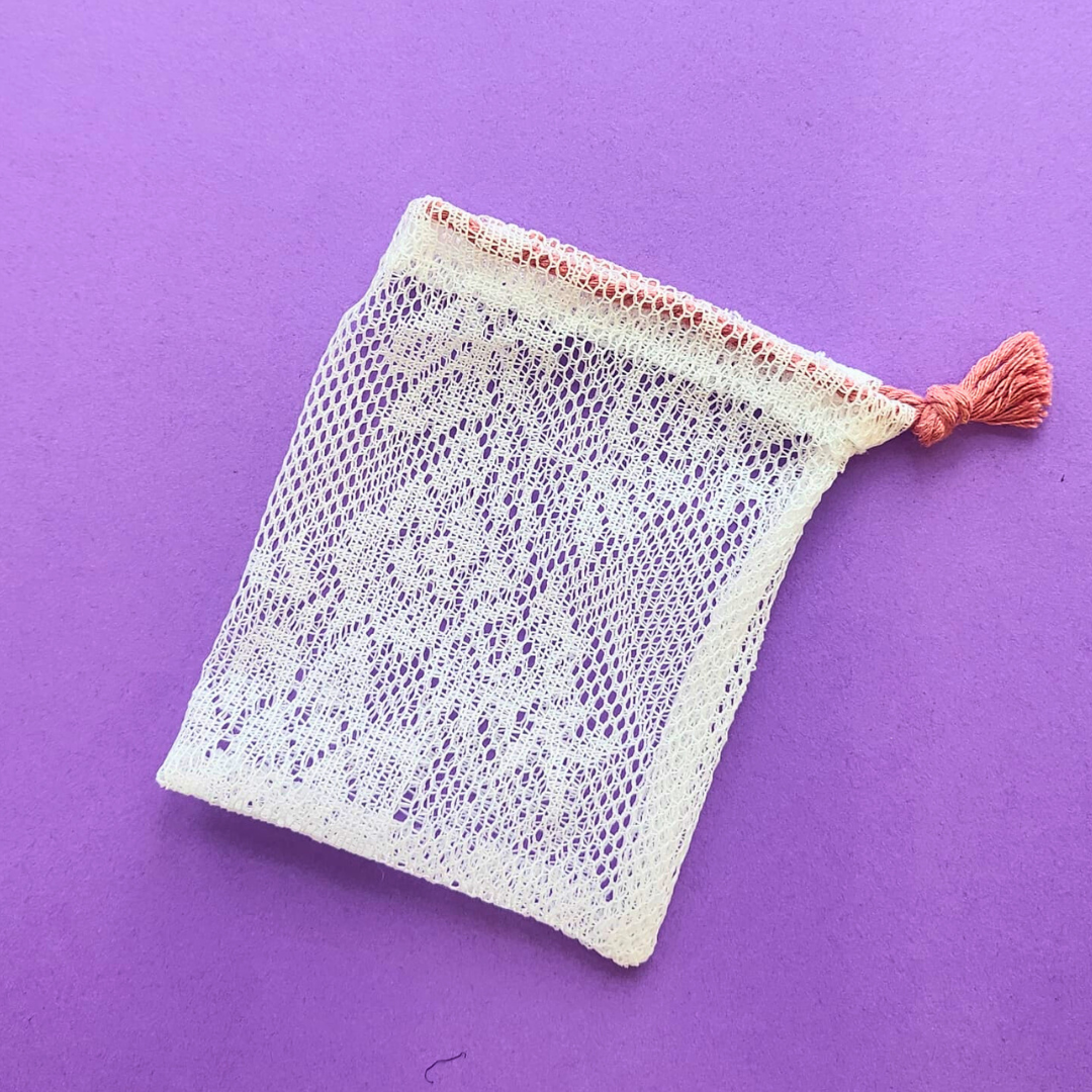 Saippuapussi punainen naru 8,90€